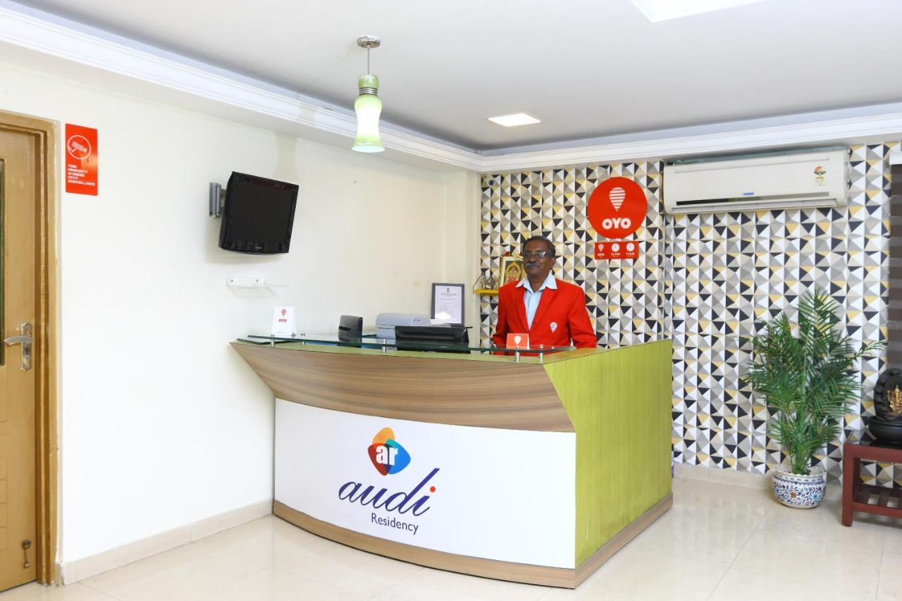 Vaccinated Staff- Oyo Flagship 475 Audi Nivas, North Usman Road Hotel Csennai Kültér fotó
